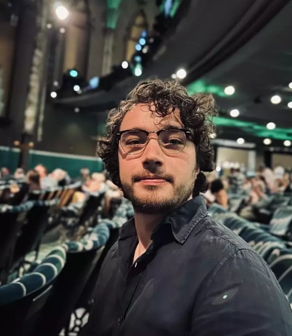 Burak Dakak hastaneye kaldırıldı!